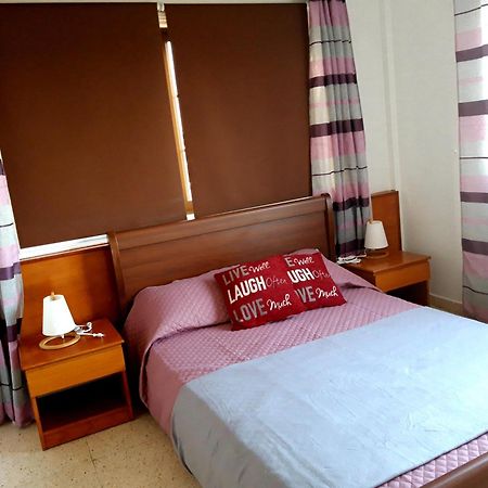 La Veranda Sea View Apartments Larnaca Cameră foto